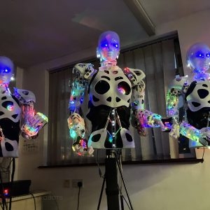 Group of 3 dancing robots