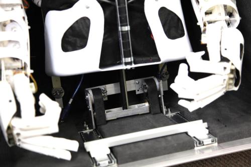 Flight case suspension system